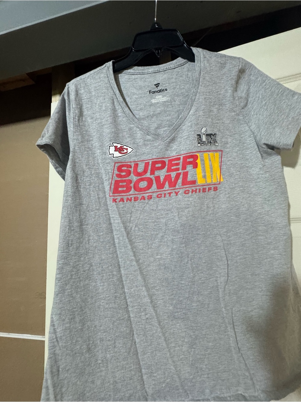 Fanatics Gray Kansas City Chiefs Super Bowl Graphic V-Neck Tee
